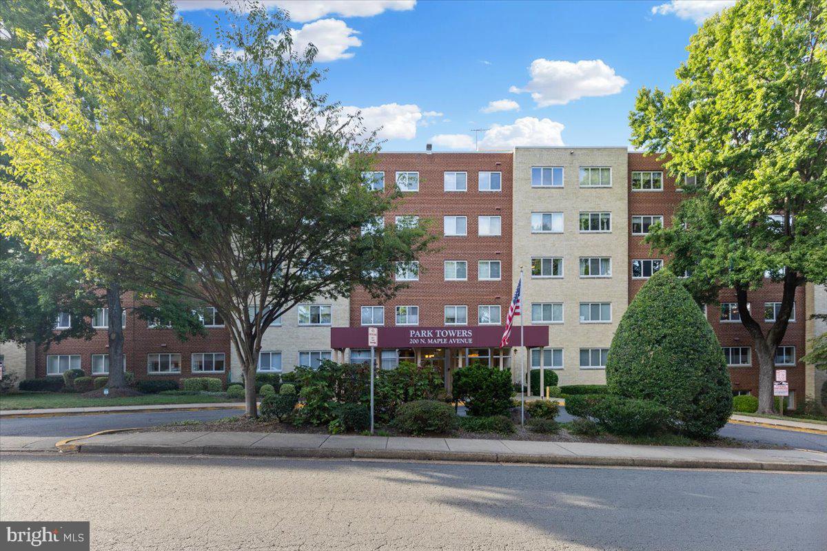 200 N MAPLE AVE #416, FALLS CHURCH, Virginia 22046, 2 Bedrooms Bedrooms, ,1 BathroomBathrooms,Residential,For sale,200 N MAPLE AVE #416,VAFA2003336 MLS # VAFA2003336