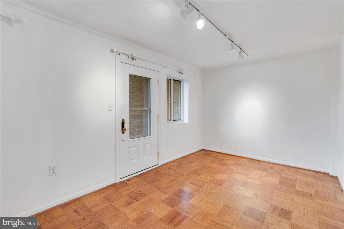 200 N MAPLE AVE #416, FALLS CHURCH, Virginia 22046, 2 Bedrooms Bedrooms, ,1 BathroomBathrooms,Residential,For sale,200 N MAPLE AVE #416,VAFA2003336 MLS # VAFA2003336