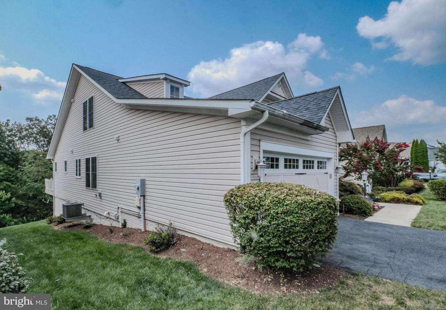 117 HARVESTER DR, LAKE FREDERICK, Virginia 22630, 4 Bedrooms Bedrooms, ,4 BathroomsBathrooms,Residential,For sale,117 HARVESTER DR,VAFV2037232 MLS # VAFV2037232