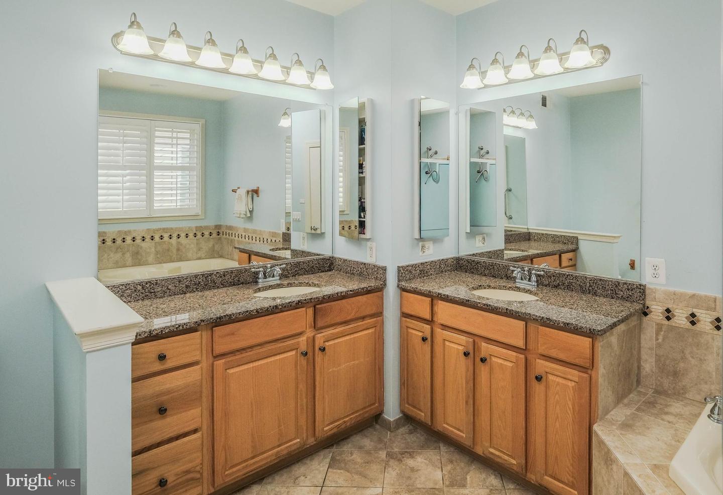 117 HARVESTER DR, LAKE FREDERICK, Virginia 22630, 4 Bedrooms Bedrooms, ,4 BathroomsBathrooms,Residential,For sale,117 HARVESTER DR,VAFV2037232 MLS # VAFV2037232