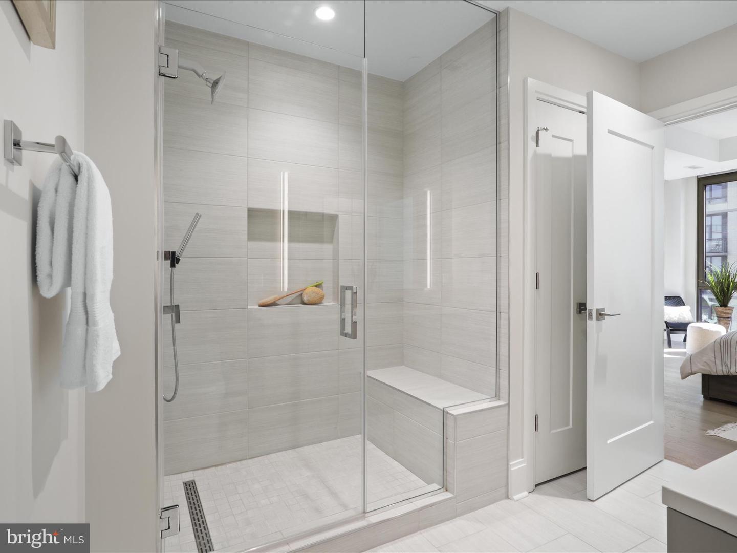 7887 JONES BRANCH DR #1406, MCLEAN, Virginia 22102, 2 Bedrooms Bedrooms, ,2 BathroomsBathrooms,Residential,For sale,7887 JONES BRANCH DR #1406,VAFX2272928 MLS # VAFX2272928