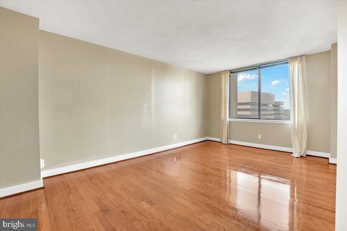 3709 S GEORGE MASON DR #1203E, FALLS CHURCH, Virginia 22041, 2 Bedrooms Bedrooms, ,2 BathroomsBathrooms,Residential,For sale,3709 S GEORGE MASON DR #1203E,VAFX2272936 MLS # VAFX2272936