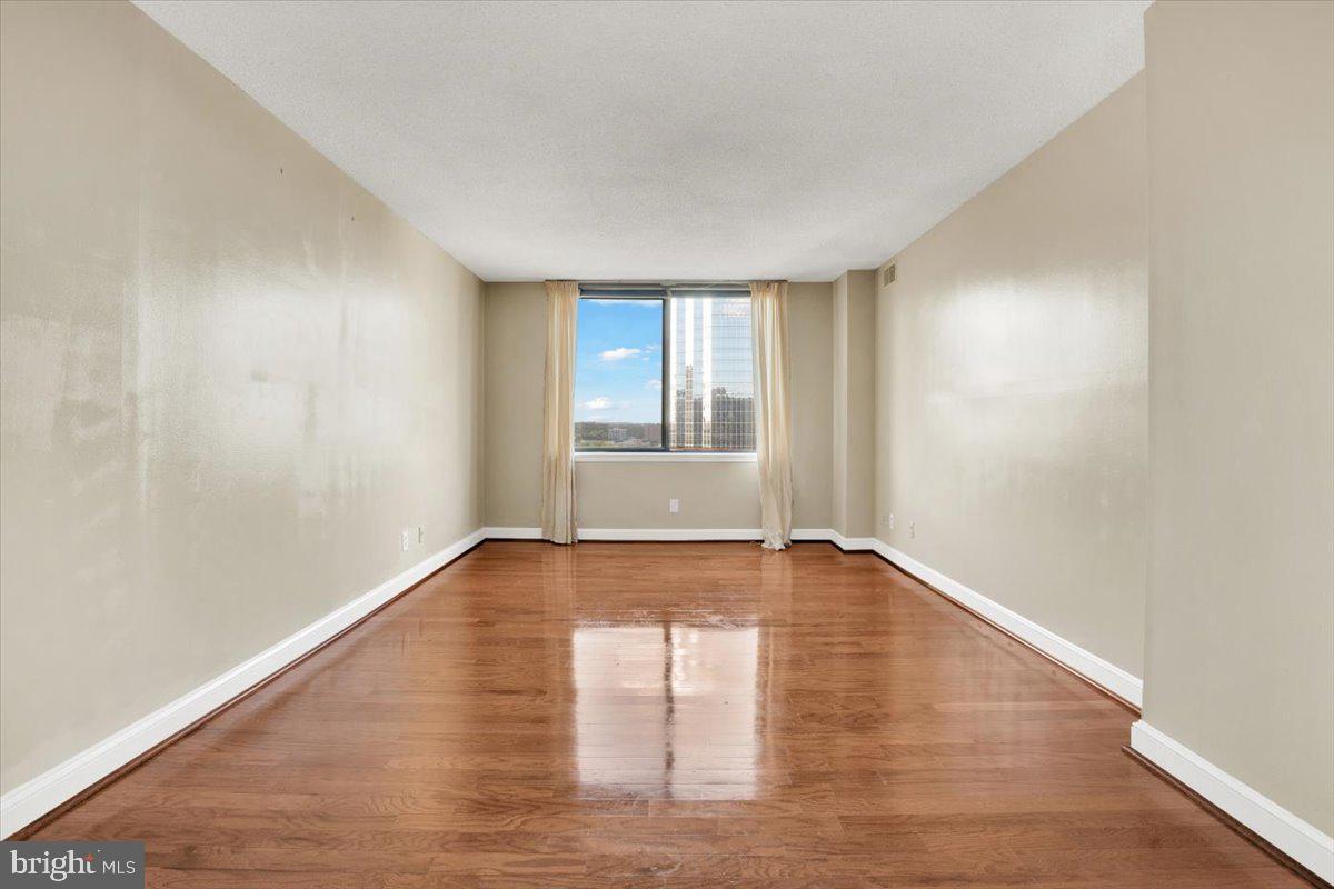 3709 S GEORGE MASON DR #1203E, FALLS CHURCH, Virginia 22041, 2 Bedrooms Bedrooms, ,2 BathroomsBathrooms,Residential,For sale,3709 S GEORGE MASON DR #1203E,VAFX2272936 MLS # VAFX2272936