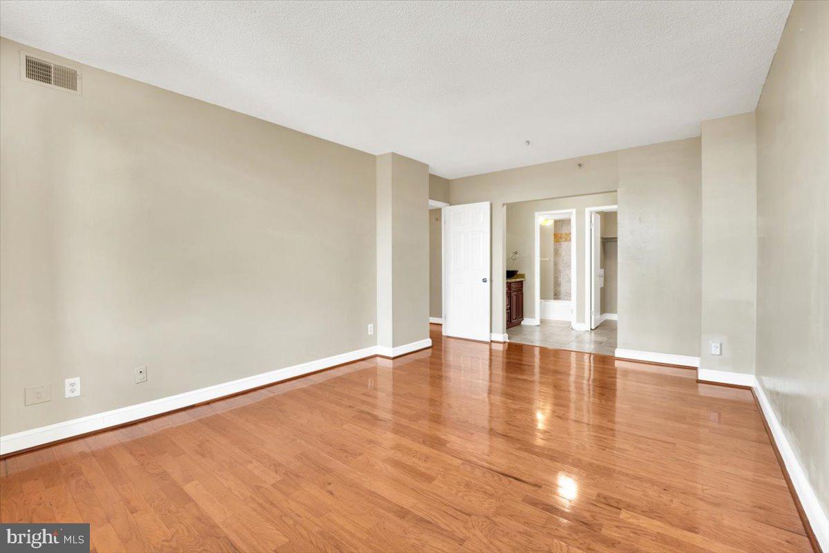 3709 S GEORGE MASON DR #1203E, FALLS CHURCH, Virginia 22041, 2 Bedrooms Bedrooms, ,2 BathroomsBathrooms,Residential,For sale,3709 S GEORGE MASON DR #1203E,VAFX2272936 MLS # VAFX2272936