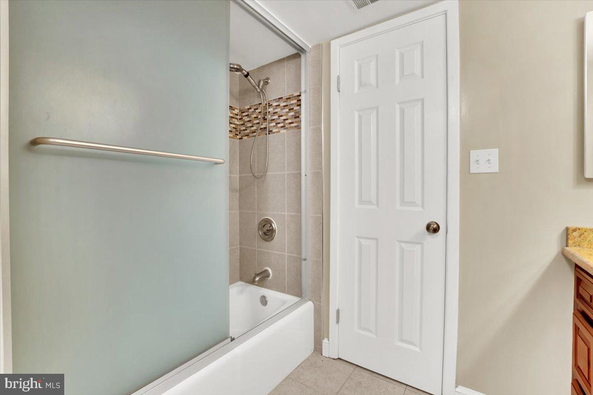 3709 S GEORGE MASON DR #1203E, FALLS CHURCH, Virginia 22041, 2 Bedrooms Bedrooms, ,2 BathroomsBathrooms,Residential,For sale,3709 S GEORGE MASON DR #1203E,VAFX2272936 MLS # VAFX2272936