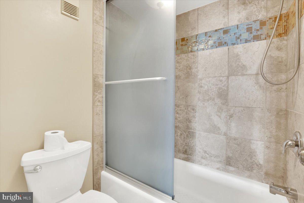 3709 S GEORGE MASON DR #1203E, FALLS CHURCH, Virginia 22041, 2 Bedrooms Bedrooms, ,2 BathroomsBathrooms,Residential,For sale,3709 S GEORGE MASON DR #1203E,VAFX2272936 MLS # VAFX2272936