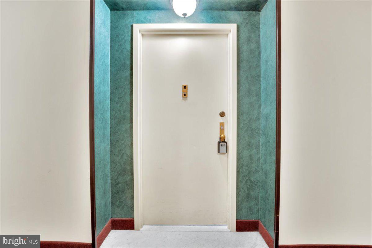 3709 S GEORGE MASON DR #1203E, FALLS CHURCH, Virginia 22041, 2 Bedrooms Bedrooms, ,2 BathroomsBathrooms,Residential,For sale,3709 S GEORGE MASON DR #1203E,VAFX2272936 MLS # VAFX2272936