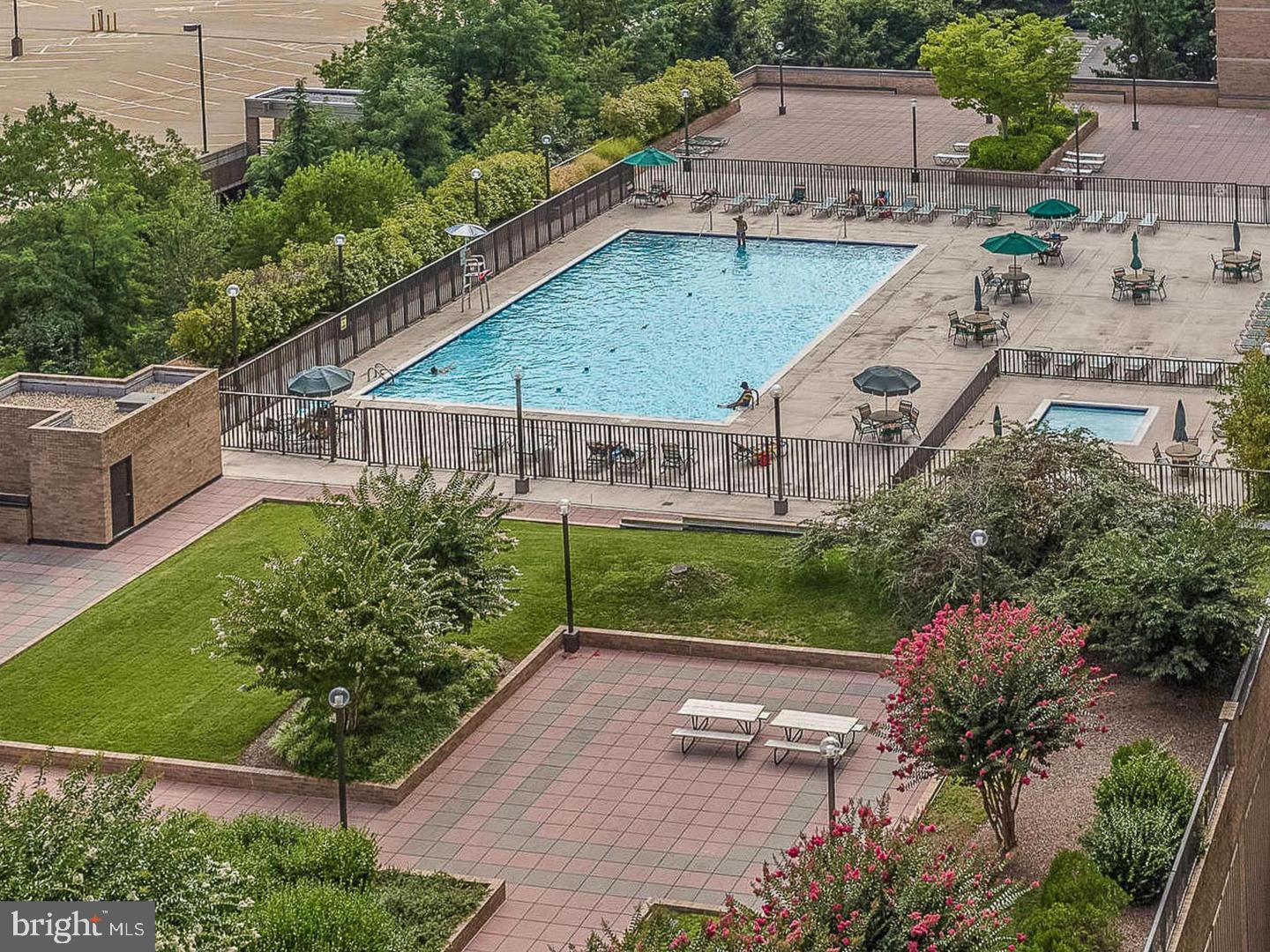 3709 S GEORGE MASON DR #1203E, FALLS CHURCH, Virginia 22041, 2 Bedrooms Bedrooms, ,2 BathroomsBathrooms,Residential,For sale,3709 S GEORGE MASON DR #1203E,VAFX2272936 MLS # VAFX2272936