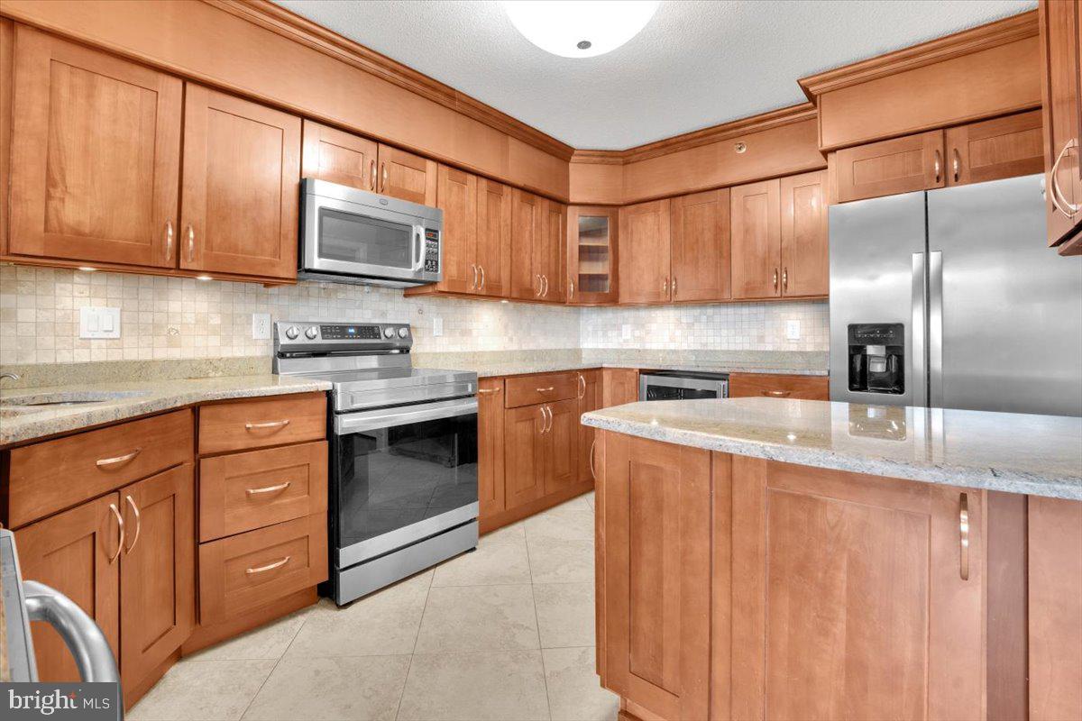 3709 S GEORGE MASON DR #1203E, FALLS CHURCH, Virginia 22041, 2 Bedrooms Bedrooms, ,2 BathroomsBathrooms,Residential,For sale,3709 S GEORGE MASON DR #1203E,VAFX2272936 MLS # VAFX2272936