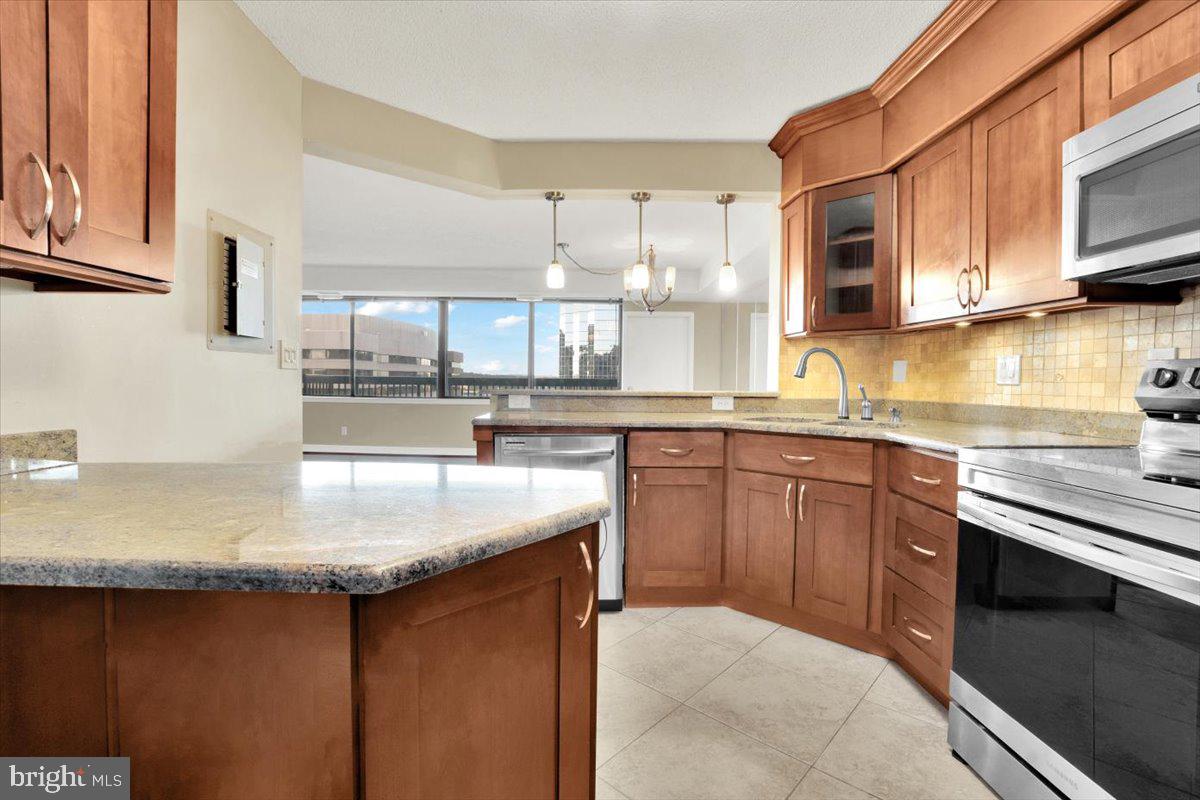 3709 S GEORGE MASON DR #1203E, FALLS CHURCH, Virginia 22041, 2 Bedrooms Bedrooms, ,2 BathroomsBathrooms,Residential,For sale,3709 S GEORGE MASON DR #1203E,VAFX2272936 MLS # VAFX2272936