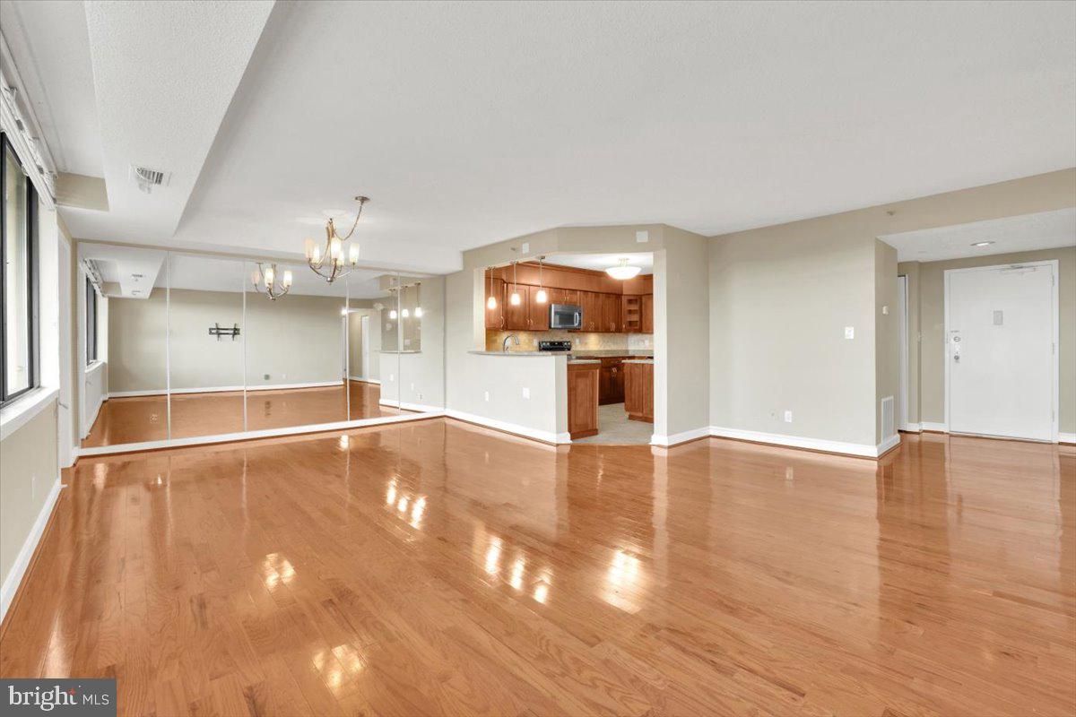 3709 S GEORGE MASON DR #1203E, FALLS CHURCH, Virginia 22041, 2 Bedrooms Bedrooms, ,2 BathroomsBathrooms,Residential,For sale,3709 S GEORGE MASON DR #1203E,VAFX2272936 MLS # VAFX2272936
