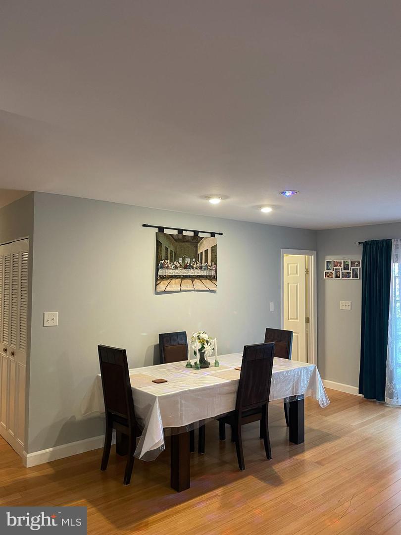 1006 S GREENTHORN AVE, STERLING, Virginia 20164, 3 Bedrooms Bedrooms, 5 Rooms Rooms,2 BathroomsBathrooms,Residential,For sale,1006 S GREENTHORN AVE,VALO2108304 MLS # VALO2108304