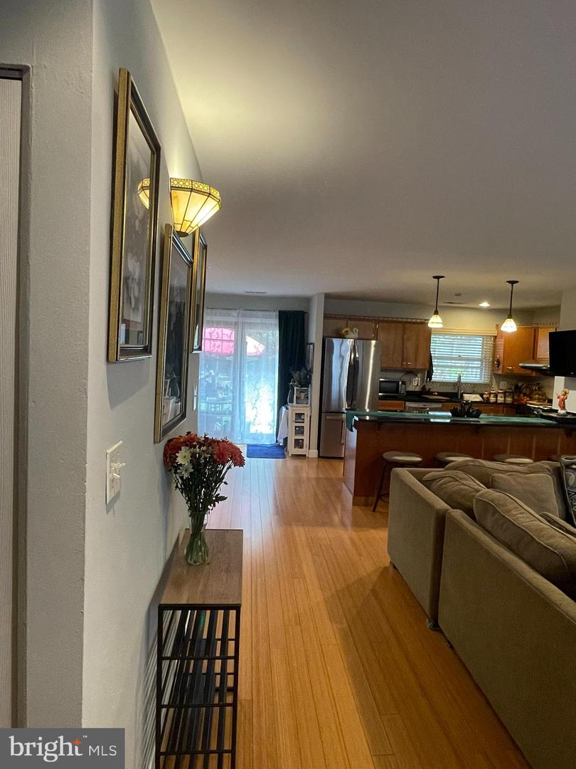 1006 S GREENTHORN AVE, STERLING, Virginia 20164, 3 Bedrooms Bedrooms, 5 Rooms Rooms,2 BathroomsBathrooms,Residential,For sale,1006 S GREENTHORN AVE,VALO2108304 MLS # VALO2108304