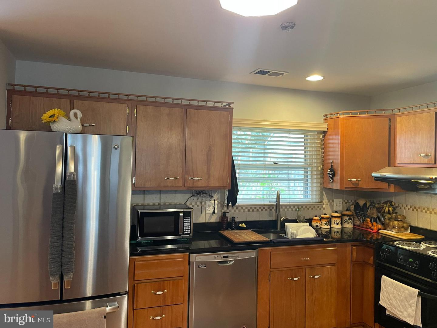 1006 S GREENTHORN AVE, STERLING, Virginia 20164, 3 Bedrooms Bedrooms, 5 Rooms Rooms,2 BathroomsBathrooms,Residential,For sale,1006 S GREENTHORN AVE,VALO2108304 MLS # VALO2108304
