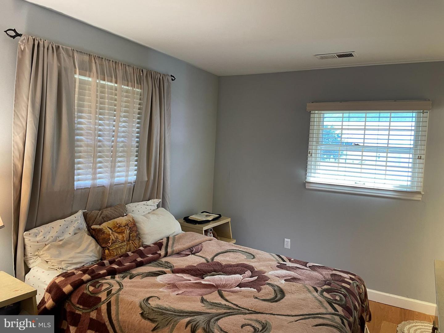 1006 S GREENTHORN AVE, STERLING, Virginia 20164, 3 Bedrooms Bedrooms, 5 Rooms Rooms,2 BathroomsBathrooms,Residential,For sale,1006 S GREENTHORN AVE,VALO2108304 MLS # VALO2108304