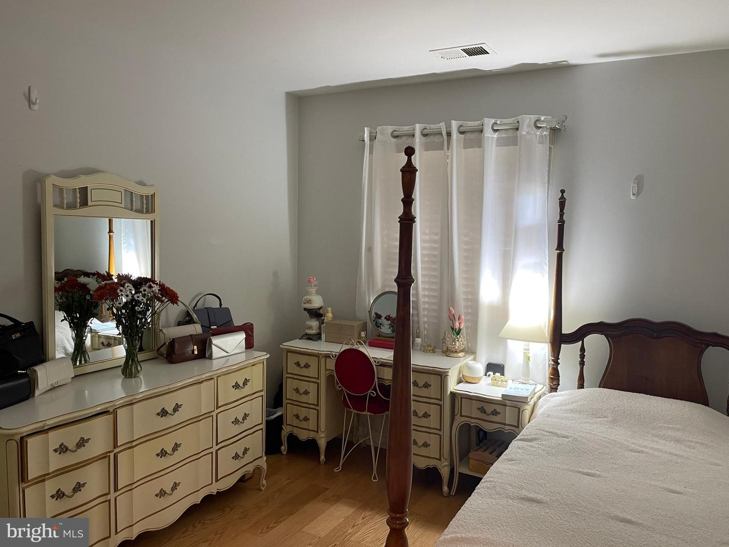 1006 S GREENTHORN AVE, STERLING, Virginia 20164, 3 Bedrooms Bedrooms, 5 Rooms Rooms,2 BathroomsBathrooms,Residential,For sale,1006 S GREENTHORN AVE,VALO2108304 MLS # VALO2108304