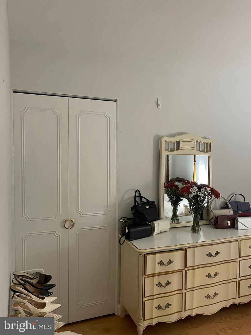 1006 S GREENTHORN AVE, STERLING, Virginia 20164, 3 Bedrooms Bedrooms, 5 Rooms Rooms,2 BathroomsBathrooms,Residential,For sale,1006 S GREENTHORN AVE,VALO2108304 MLS # VALO2108304