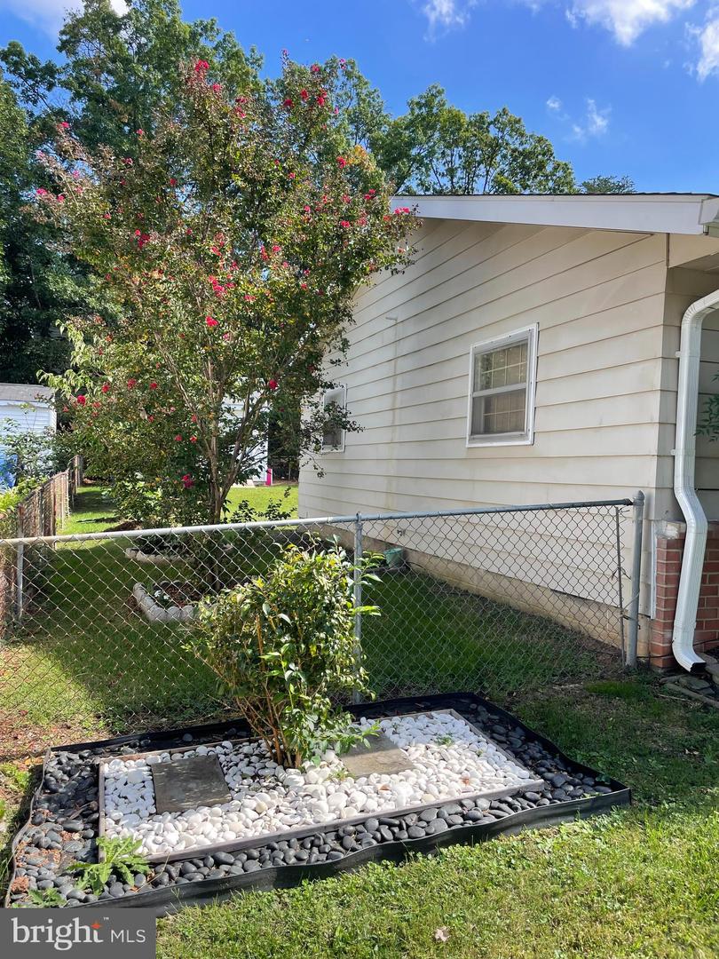 1006 S GREENTHORN AVE, STERLING, Virginia 20164, 3 Bedrooms Bedrooms, 5 Rooms Rooms,2 BathroomsBathrooms,Residential,For sale,1006 S GREENTHORN AVE,VALO2108304 MLS # VALO2108304