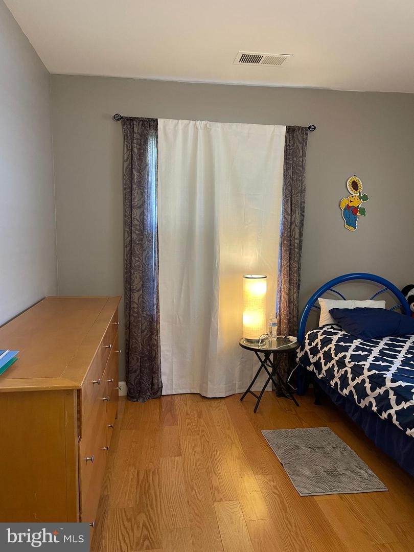 1006 S GREENTHORN AVE, STERLING, Virginia 20164, 3 Bedrooms Bedrooms, 5 Rooms Rooms,2 BathroomsBathrooms,Residential,For sale,1006 S GREENTHORN AVE,VALO2108304 MLS # VALO2108304