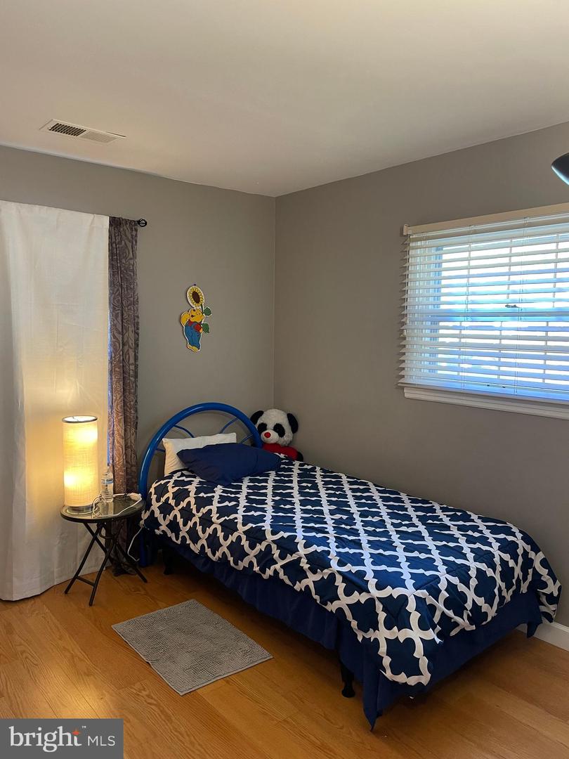 1006 S GREENTHORN AVE, STERLING, Virginia 20164, 3 Bedrooms Bedrooms, 5 Rooms Rooms,2 BathroomsBathrooms,Residential,For sale,1006 S GREENTHORN AVE,VALO2108304 MLS # VALO2108304