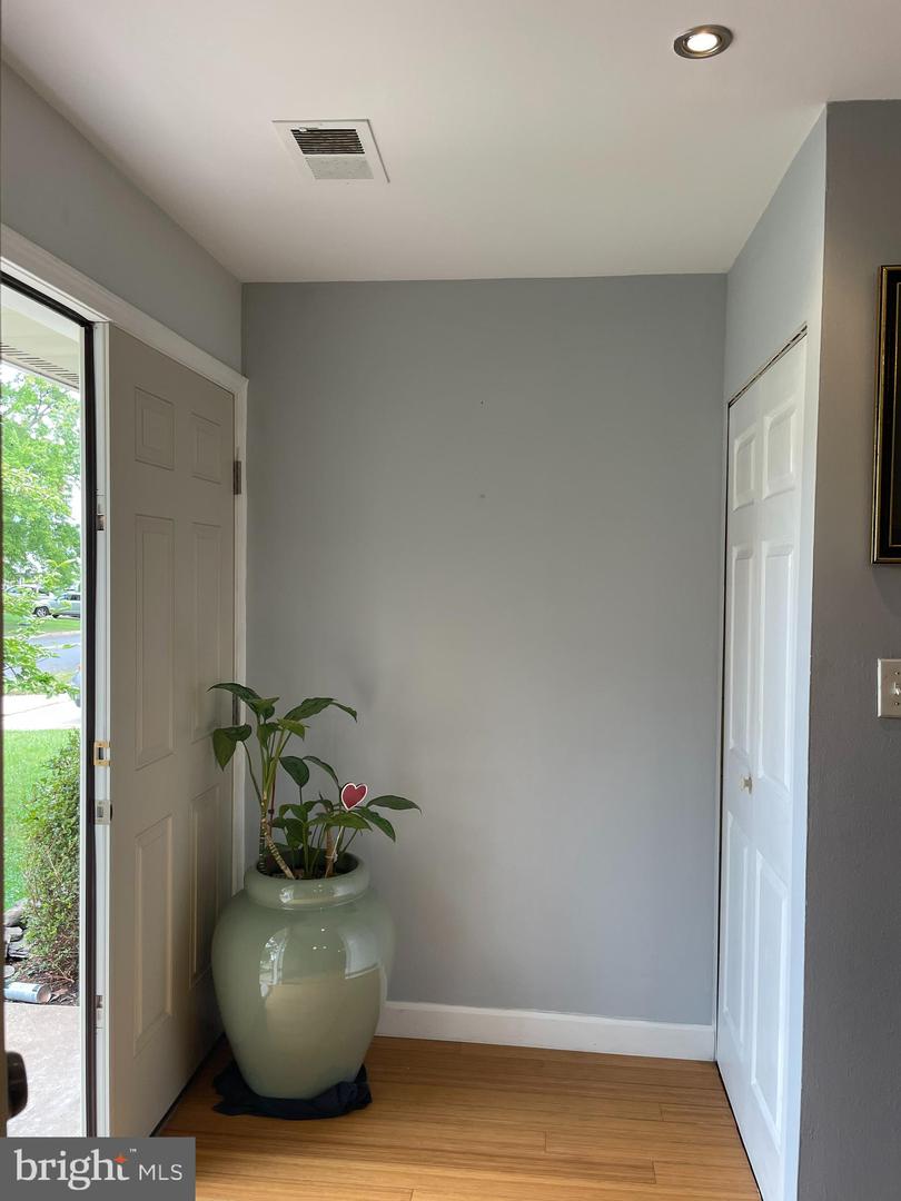 1006 S GREENTHORN AVE, STERLING, Virginia 20164, 3 Bedrooms Bedrooms, 5 Rooms Rooms,2 BathroomsBathrooms,Residential,For sale,1006 S GREENTHORN AVE,VALO2108304 MLS # VALO2108304