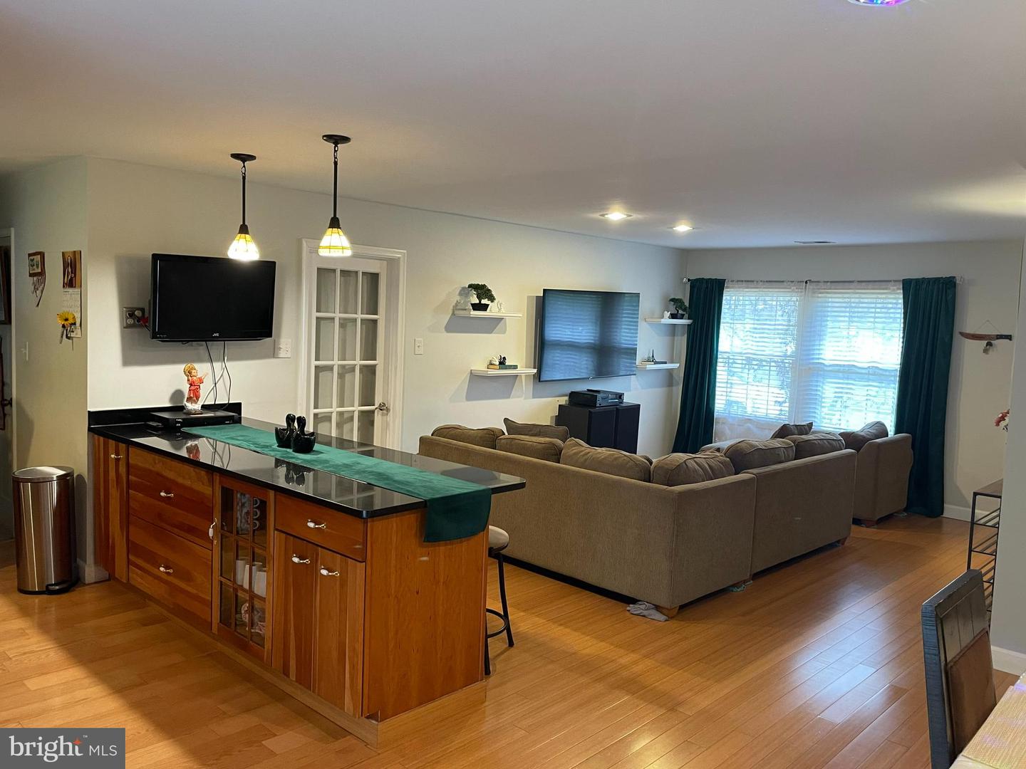1006 S GREENTHORN AVE, STERLING, Virginia 20164, 3 Bedrooms Bedrooms, 5 Rooms Rooms,2 BathroomsBathrooms,Residential,For sale,1006 S GREENTHORN AVE,VALO2108304 MLS # VALO2108304