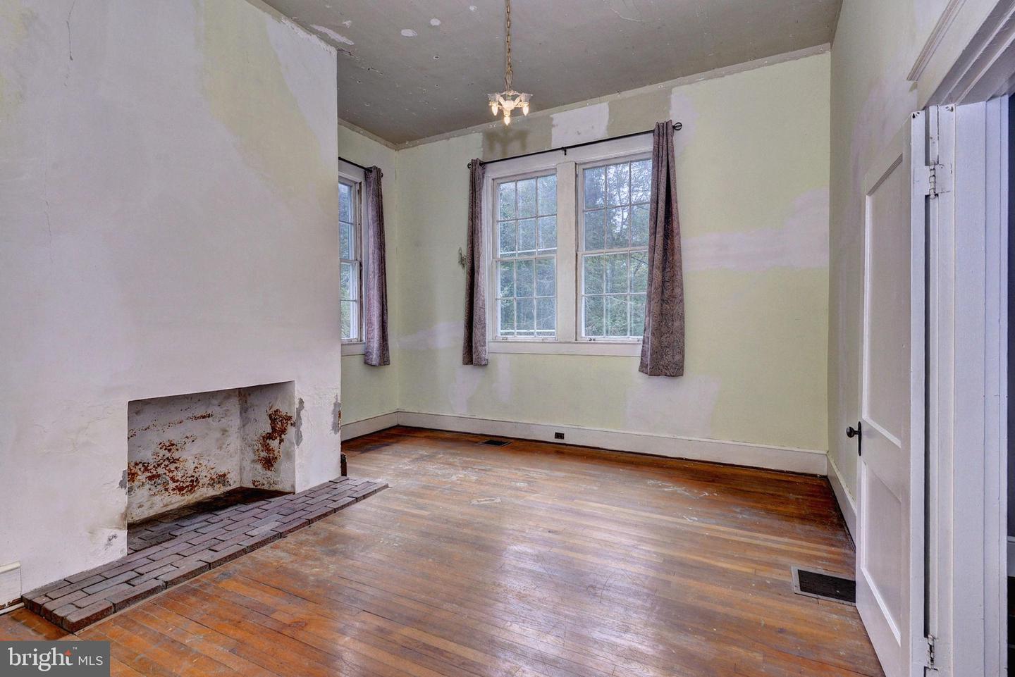 6049 TIDEWATER TRL, CHAMPLAIN, Virginia 22438, 4 Bedrooms Bedrooms, 14 Rooms Rooms,2 BathroomsBathrooms,Residential,For sale,6049 TIDEWATER TRL,VAES2002044 MLS # VAES2002044
