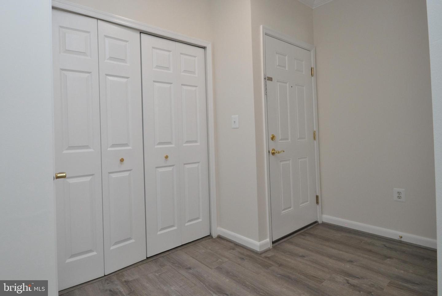 4561 STRUTFIELD LN #3115, ALEXANDRIA, Virginia 22311, 2 Bedrooms Bedrooms, ,1 BathroomBathrooms,Residential,For sale,4561 STRUTFIELD LN #3115,VAAX2050576 MLS # VAAX2050576