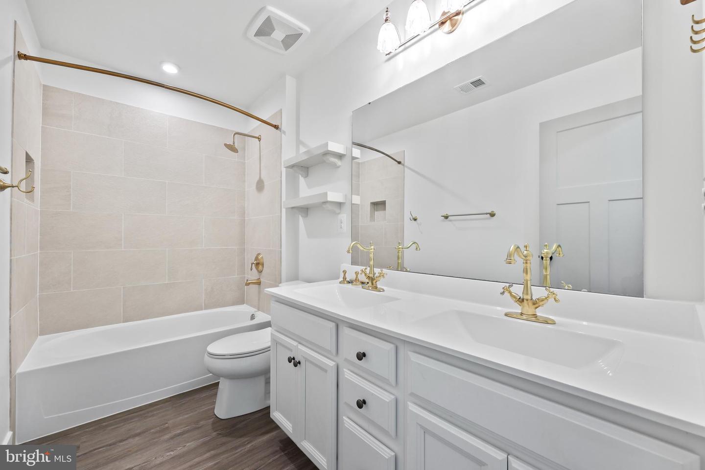 9107 MAPLE RUN DR, FREDERICKSBURG, Virginia 22407, 4 Bedrooms Bedrooms, ,3 BathroomsBathrooms,Residential,For sale,9107 MAPLE RUN DR,VASP2036724 MLS # VASP2036724