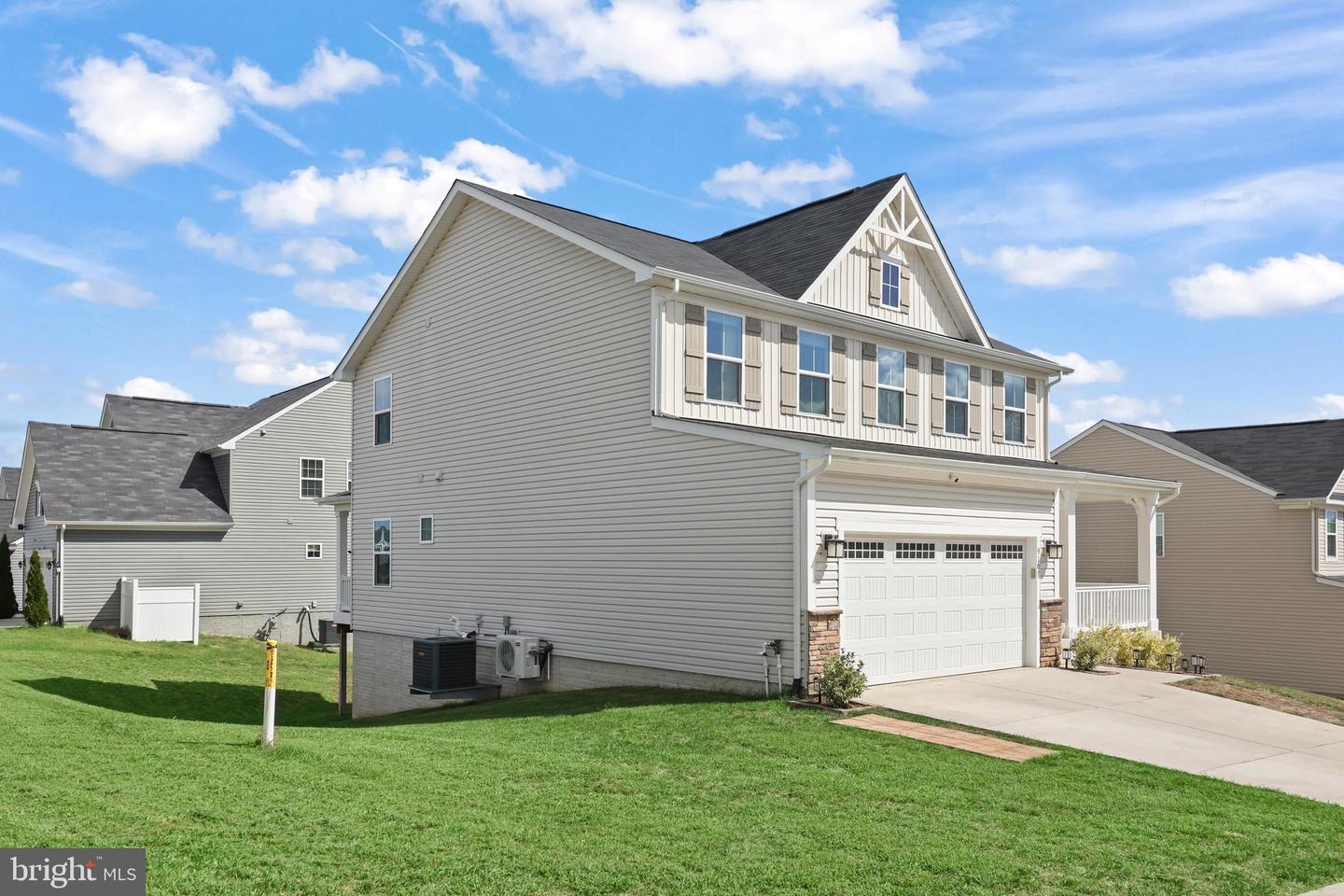 9107 MAPLE RUN DR, FREDERICKSBURG, Virginia 22407, 4 Bedrooms Bedrooms, ,3 BathroomsBathrooms,Residential,For sale,9107 MAPLE RUN DR,VASP2036724 MLS # VASP2036724