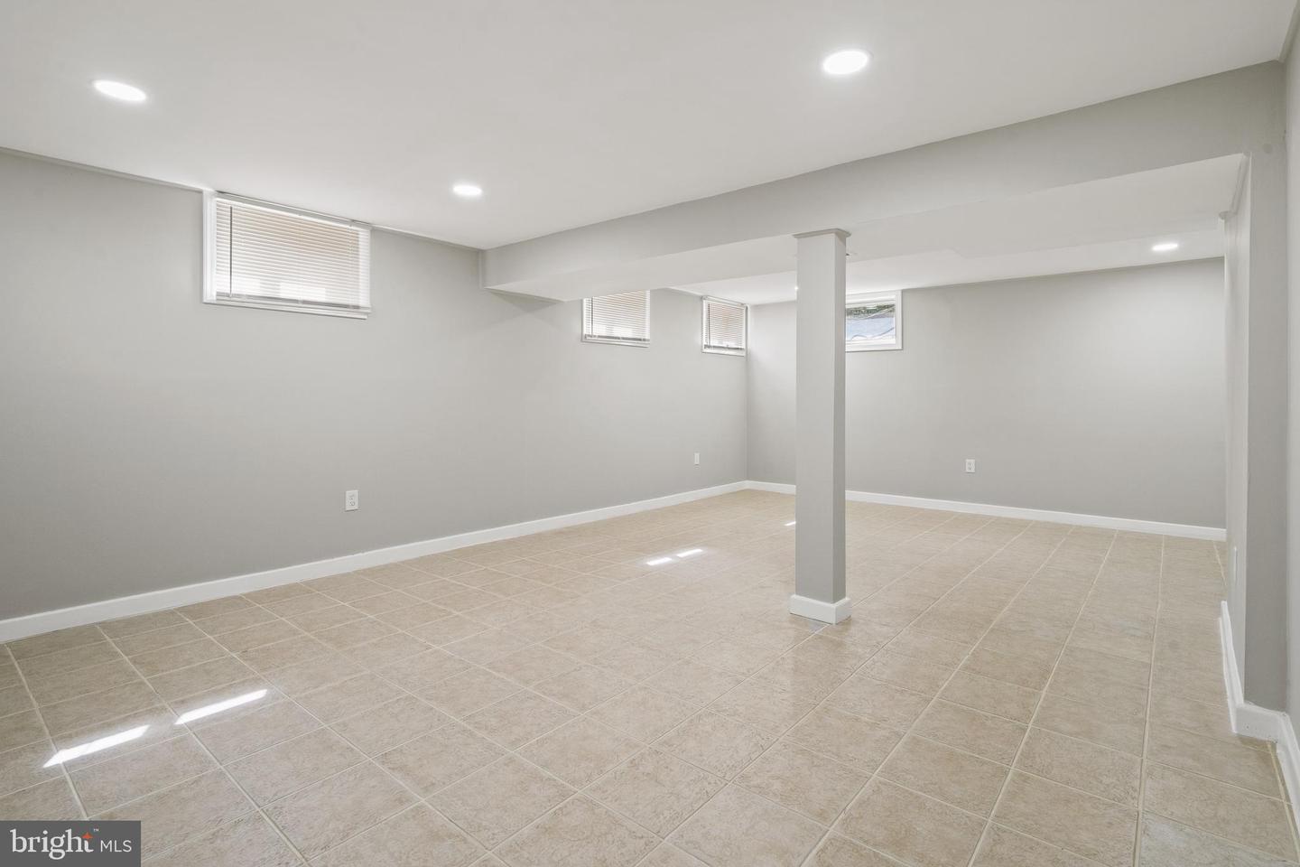 6122 MANTLE RD, BURKE, Virginia 22015, 4 Bedrooms Bedrooms, ,2 BathroomsBathrooms,Residential,For sale,6122 MANTLE RD,VAFX2273000 MLS # VAFX2273000