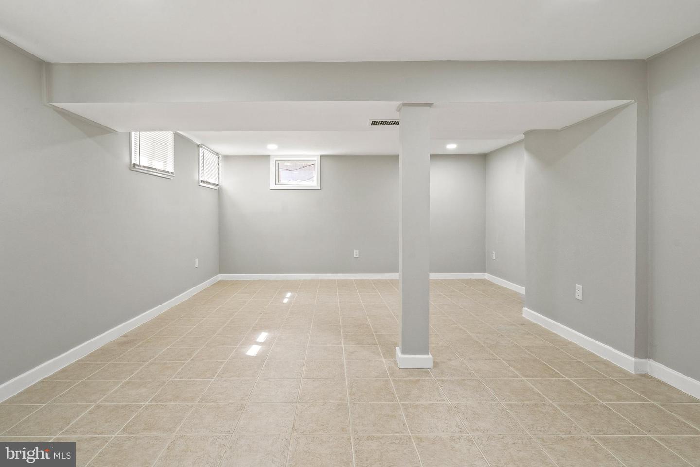 6122 MANTLE RD, BURKE, Virginia 22015, 4 Bedrooms Bedrooms, ,2 BathroomsBathrooms,Residential,For sale,6122 MANTLE RD,VAFX2273000 MLS # VAFX2273000
