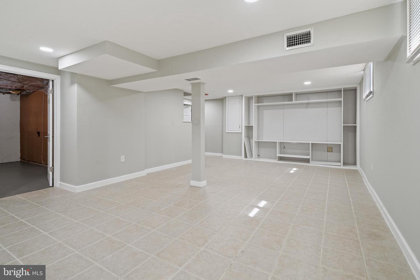 6122 MANTLE RD, BURKE, Virginia 22015, 4 Bedrooms Bedrooms, ,2 BathroomsBathrooms,Residential,For sale,6122 MANTLE RD,VAFX2273000 MLS # VAFX2273000