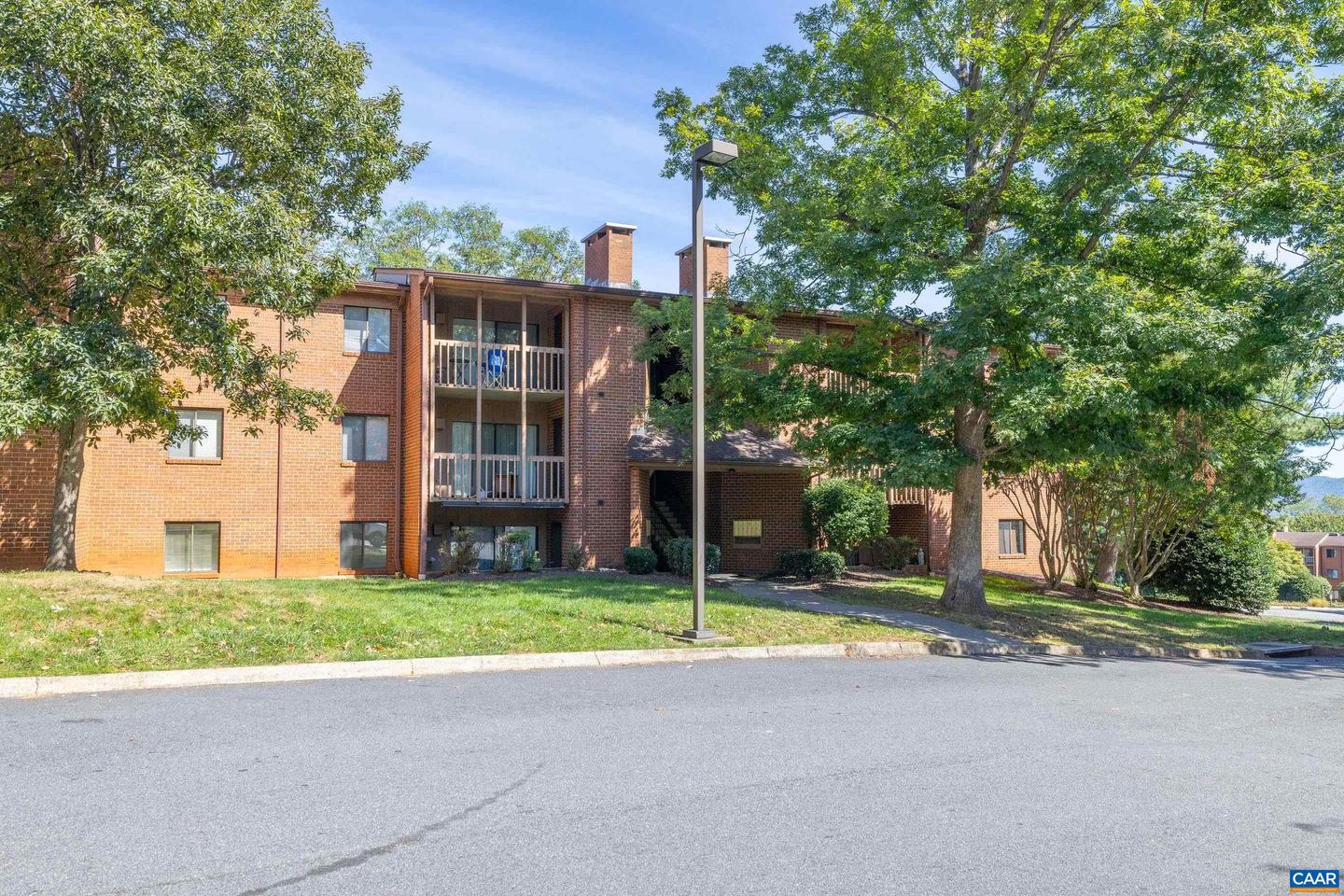 127 TURTLE CREEK RD #12, CHARLOTTESVILLE, Virginia 22901, 2 Bedrooms Bedrooms, ,2 BathroomsBathrooms,Residential,For sale,127 TURTLE CREEK RD #12,669725 MLS # 669725