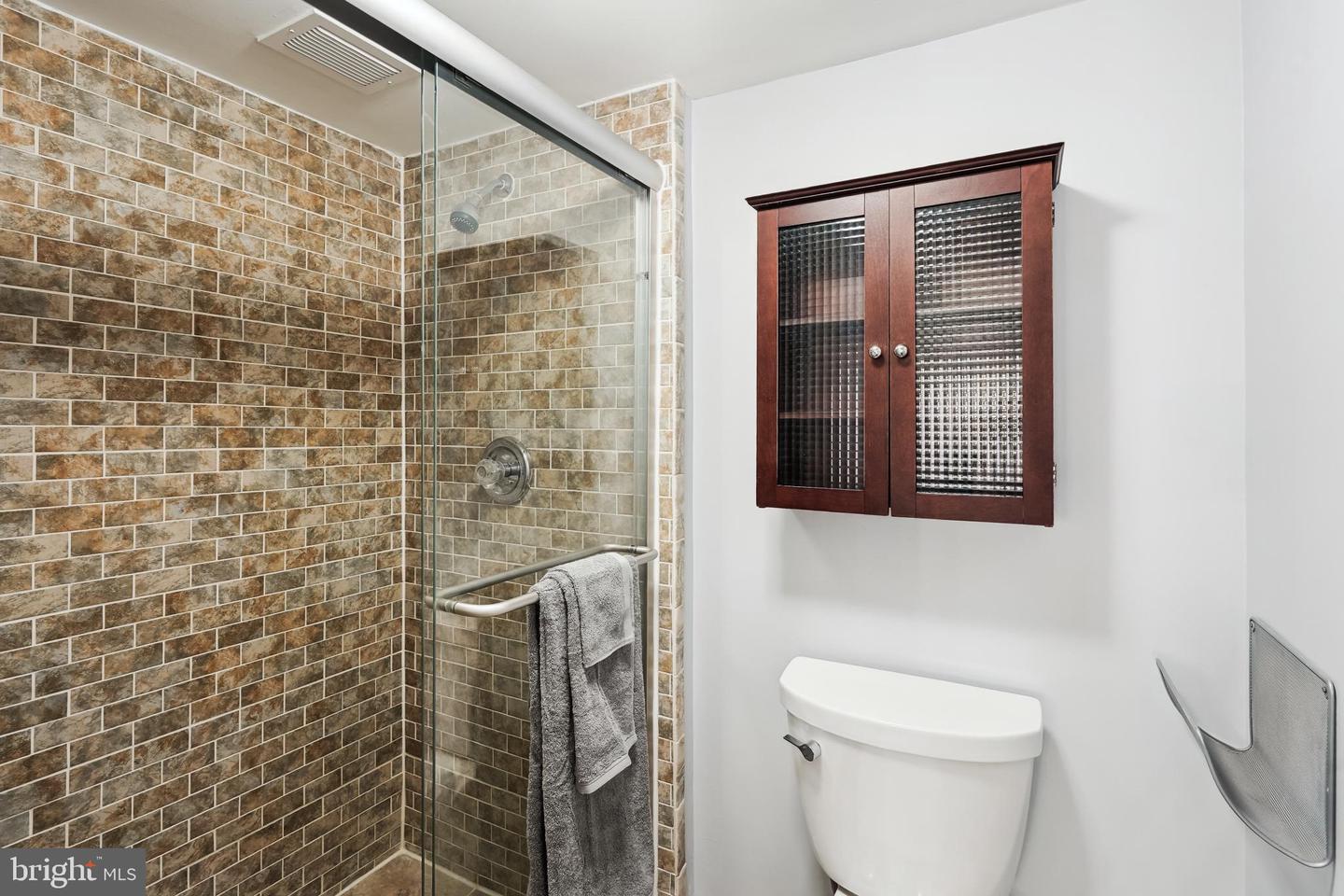 4500 S FOUR MILE RUN DR #129, ARLINGTON, Virginia 22204, 2 Bedrooms Bedrooms, 7 Rooms Rooms,2 BathroomsBathrooms,Residential,For sale,4500 S FOUR MILE RUN DR #129,VAAR2064624 MLS # VAAR2064624