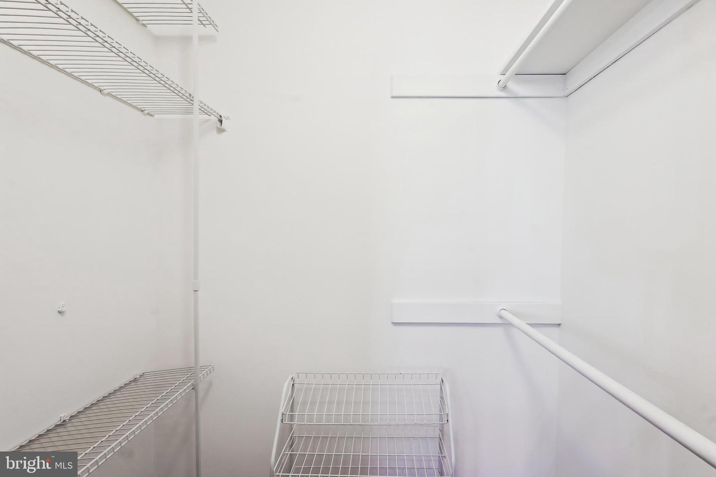 4500 S FOUR MILE RUN DR #129, ARLINGTON, Virginia 22204, 2 Bedrooms Bedrooms, 7 Rooms Rooms,2 BathroomsBathrooms,Residential,For sale,4500 S FOUR MILE RUN DR #129,VAAR2064624 MLS # VAAR2064624