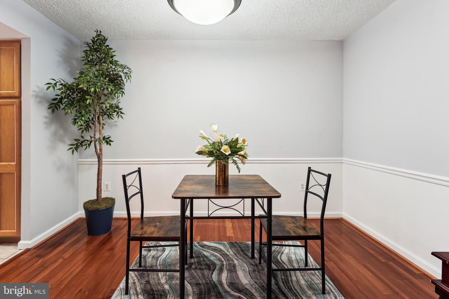 4500 S FOUR MILE RUN DR #129, ARLINGTON, Virginia 22204, 2 Bedrooms Bedrooms, 7 Rooms Rooms,2 BathroomsBathrooms,Residential,For sale,4500 S FOUR MILE RUN DR #129,VAAR2064624 MLS # VAAR2064624