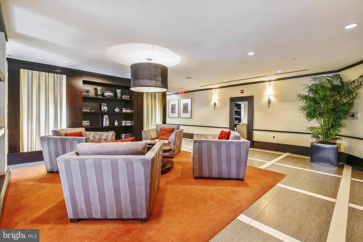 4500 S FOUR MILE RUN DR #129, ARLINGTON, Virginia 22204, 2 Bedrooms Bedrooms, 7 Rooms Rooms,2 BathroomsBathrooms,Residential,For sale,4500 S FOUR MILE RUN DR #129,VAAR2064624 MLS # VAAR2064624