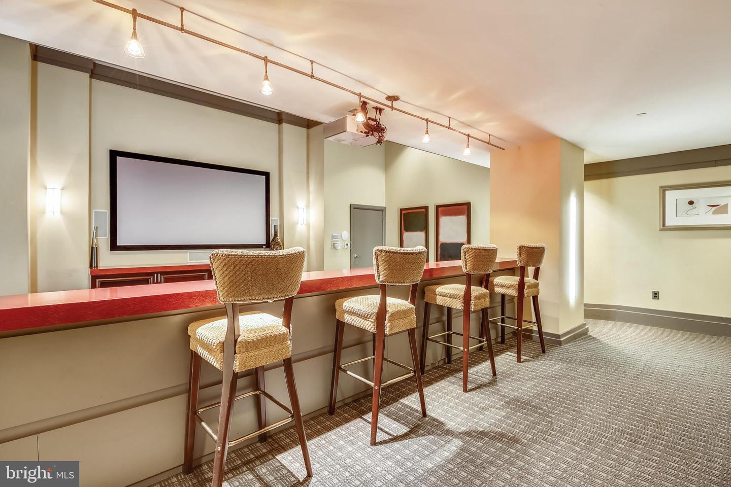4500 S FOUR MILE RUN DR #129, ARLINGTON, Virginia 22204, 2 Bedrooms Bedrooms, 7 Rooms Rooms,2 BathroomsBathrooms,Residential,For sale,4500 S FOUR MILE RUN DR #129,VAAR2064624 MLS # VAAR2064624