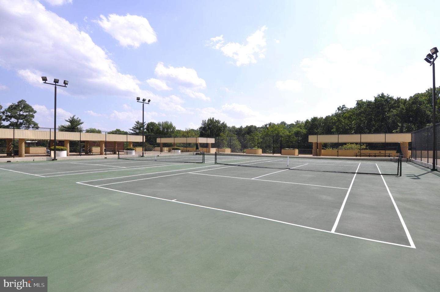 4500 S FOUR MILE RUN DR #129, ARLINGTON, Virginia 22204, 2 Bedrooms Bedrooms, 7 Rooms Rooms,2 BathroomsBathrooms,Residential,For sale,4500 S FOUR MILE RUN DR #129,VAAR2064624 MLS # VAAR2064624