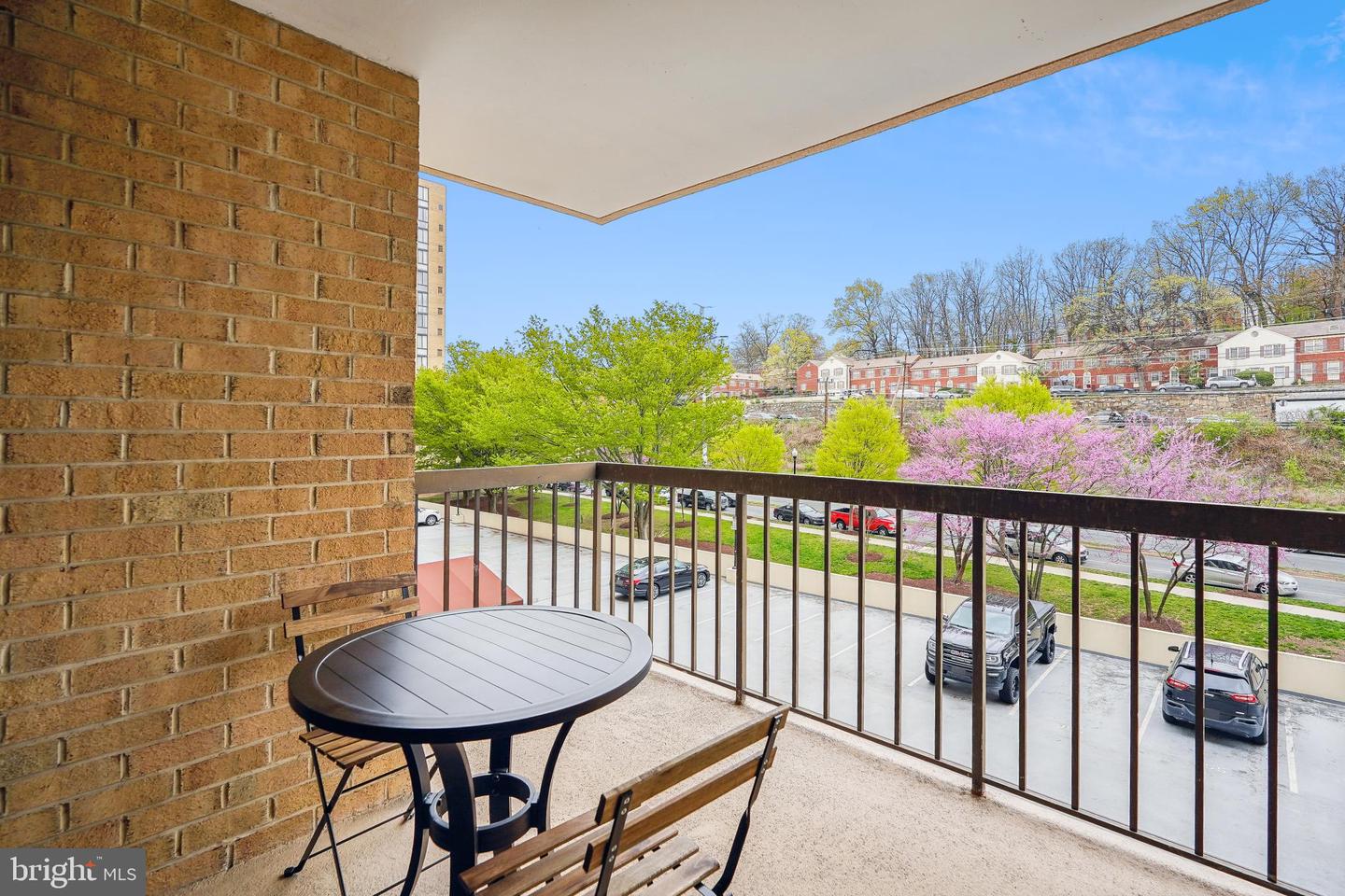 4500 S FOUR MILE RUN DR #129, ARLINGTON, Virginia 22204, 2 Bedrooms Bedrooms, 7 Rooms Rooms,2 BathroomsBathrooms,Residential,For sale,4500 S FOUR MILE RUN DR #129,VAAR2064624 MLS # VAAR2064624