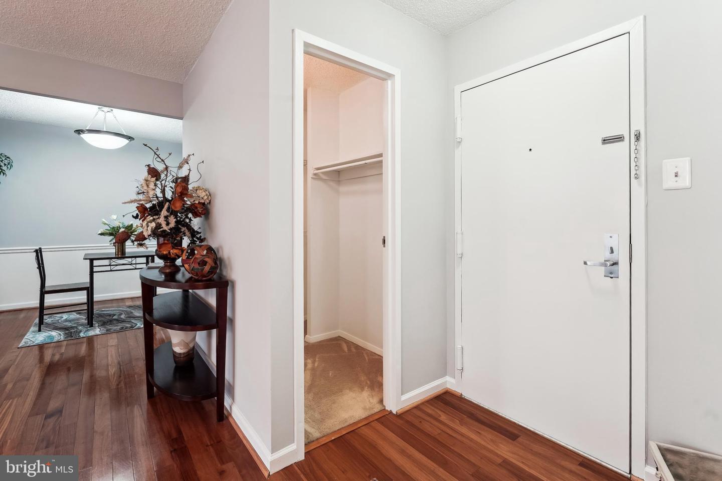 4500 S FOUR MILE RUN DR #129, ARLINGTON, Virginia 22204, 2 Bedrooms Bedrooms, 7 Rooms Rooms,2 BathroomsBathrooms,Residential,For sale,4500 S FOUR MILE RUN DR #129,VAAR2064624 MLS # VAAR2064624