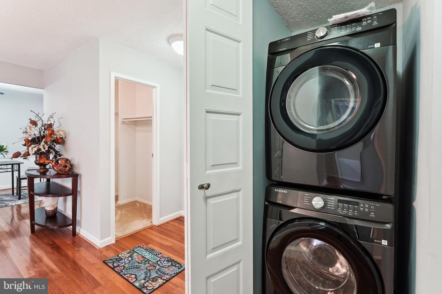 4500 S FOUR MILE RUN DR #129, ARLINGTON, Virginia 22204, 2 Bedrooms Bedrooms, 7 Rooms Rooms,2 BathroomsBathrooms,Residential,For sale,4500 S FOUR MILE RUN DR #129,VAAR2064624 MLS # VAAR2064624