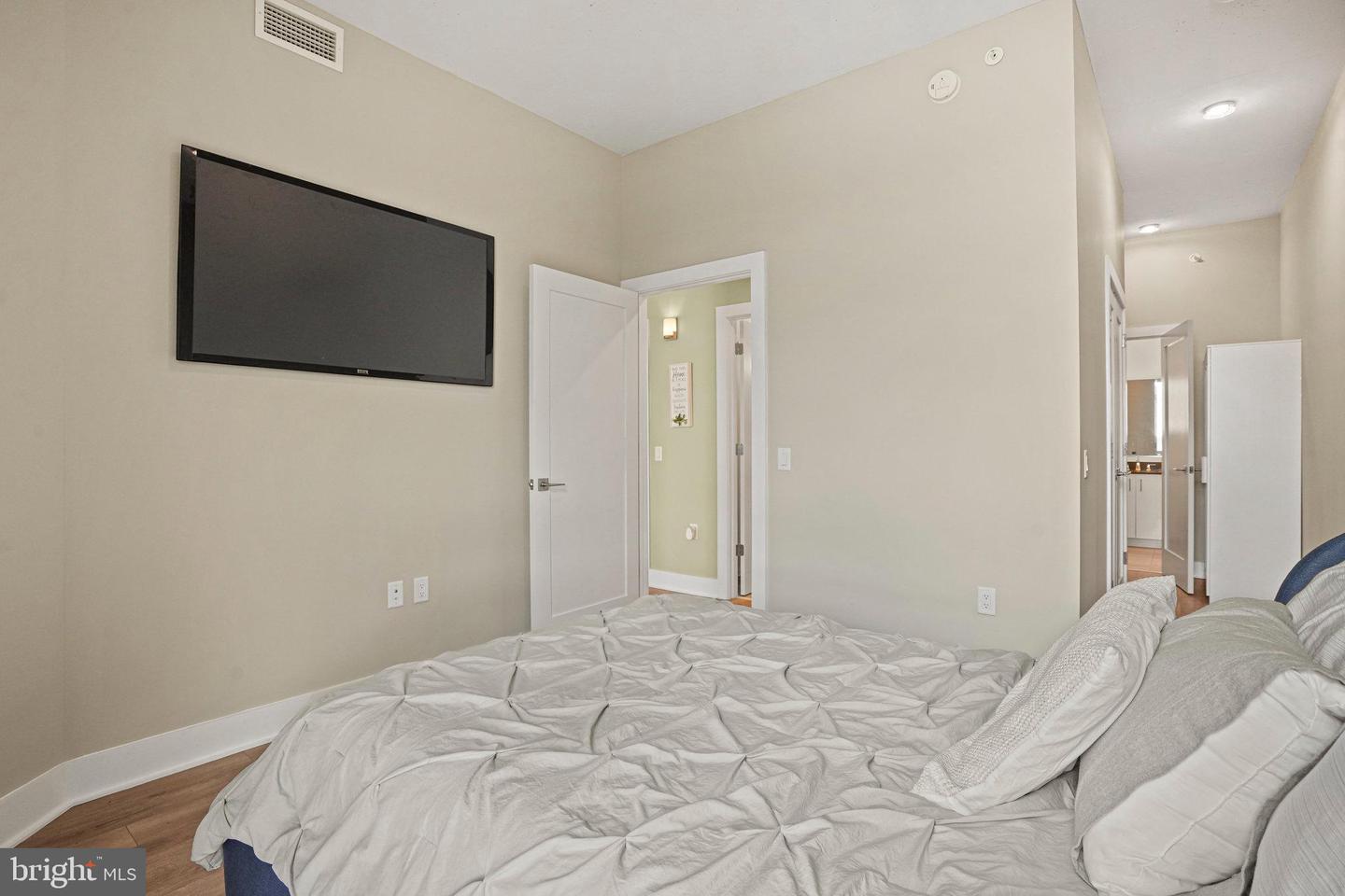 88 V ST SW #807, WASHINGTON, District Of Columbia 20024, 1 Bedroom Bedrooms, ,1 BathroomBathrooms,Residential,For sale,88 V ST SW #807,DCDC2225810 MLS # DCDC2225810