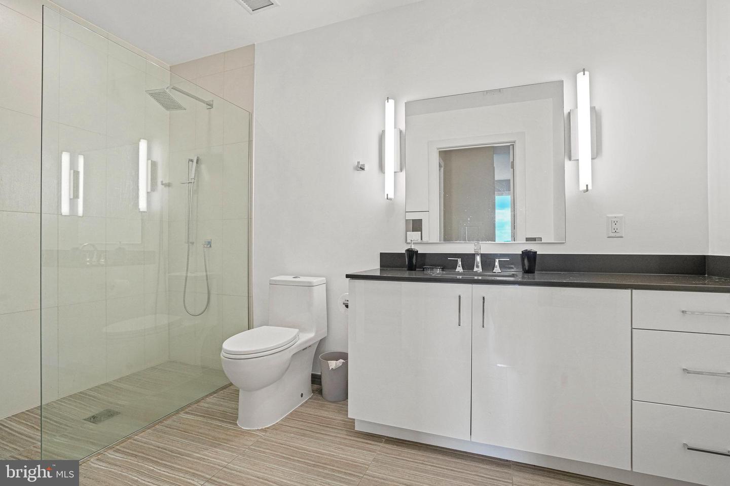 88 V ST SW #807, WASHINGTON, District Of Columbia 20024, 1 Bedroom Bedrooms, ,1 BathroomBathrooms,Residential,For sale,88 V ST SW #807,DCDC2225810 MLS # DCDC2225810