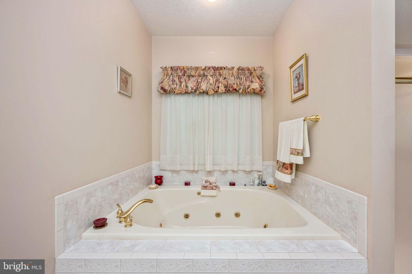 32236 DEEP MEADOW LN, LOCUST GROVE, Virginia 22508, 5 Bedrooms Bedrooms, 22 Rooms Rooms,3 BathroomsBathrooms,Residential,For sale,32236 DEEP MEADOW LN,VAOR2012486 MLS # VAOR2012486