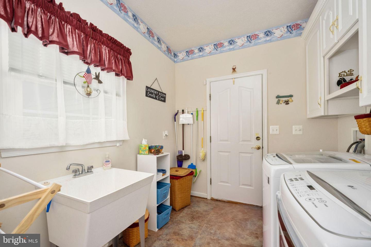 32236 DEEP MEADOW LN, LOCUST GROVE, Virginia 22508, 5 Bedrooms Bedrooms, 22 Rooms Rooms,3 BathroomsBathrooms,Residential,For sale,32236 DEEP MEADOW LN,VAOR2012486 MLS # VAOR2012486