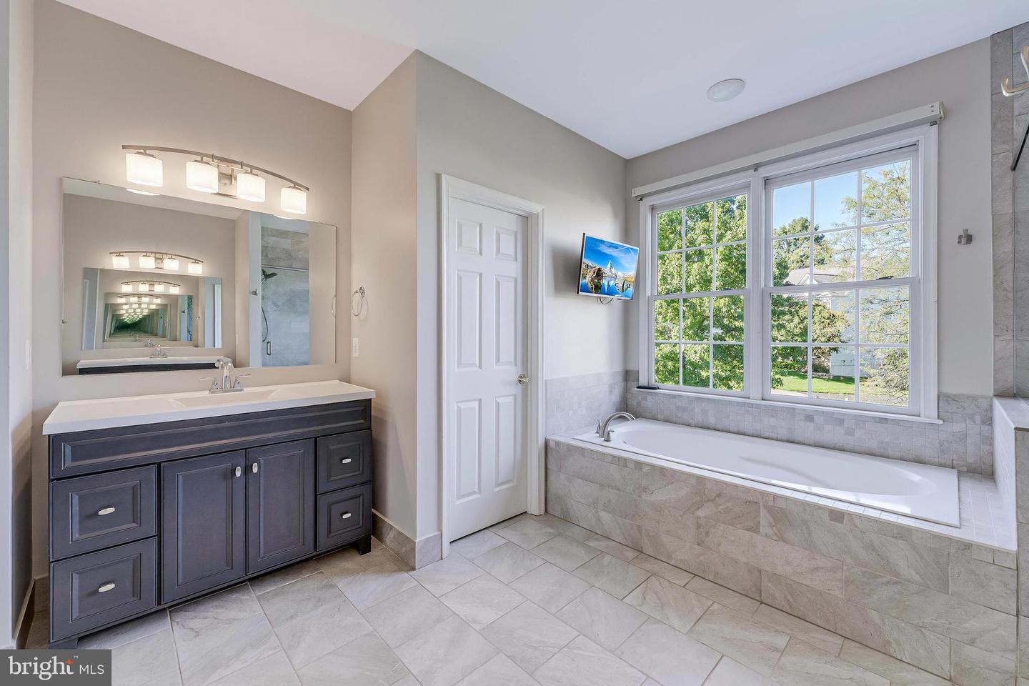 43067 WATERS OVERLOOK CT, LEESBURG, Virginia 20176, 5 Bedrooms Bedrooms, ,4 BathroomsBathrooms,Residential,For sale,43067 WATERS OVERLOOK CT,VALO2108344 MLS # VALO2108344