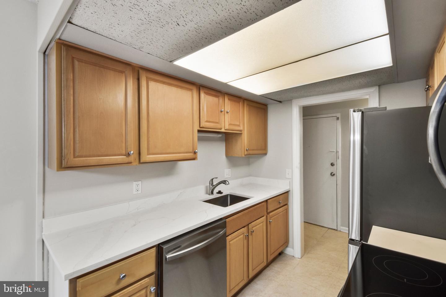 11653 STONEVIEW SQ #11C, RESTON, Virginia 20191, 3 Bedrooms Bedrooms, ,2 BathroomsBathrooms,Residential,For sale,11653 STONEVIEW SQ #11C,VAFX2273048 MLS # VAFX2273048