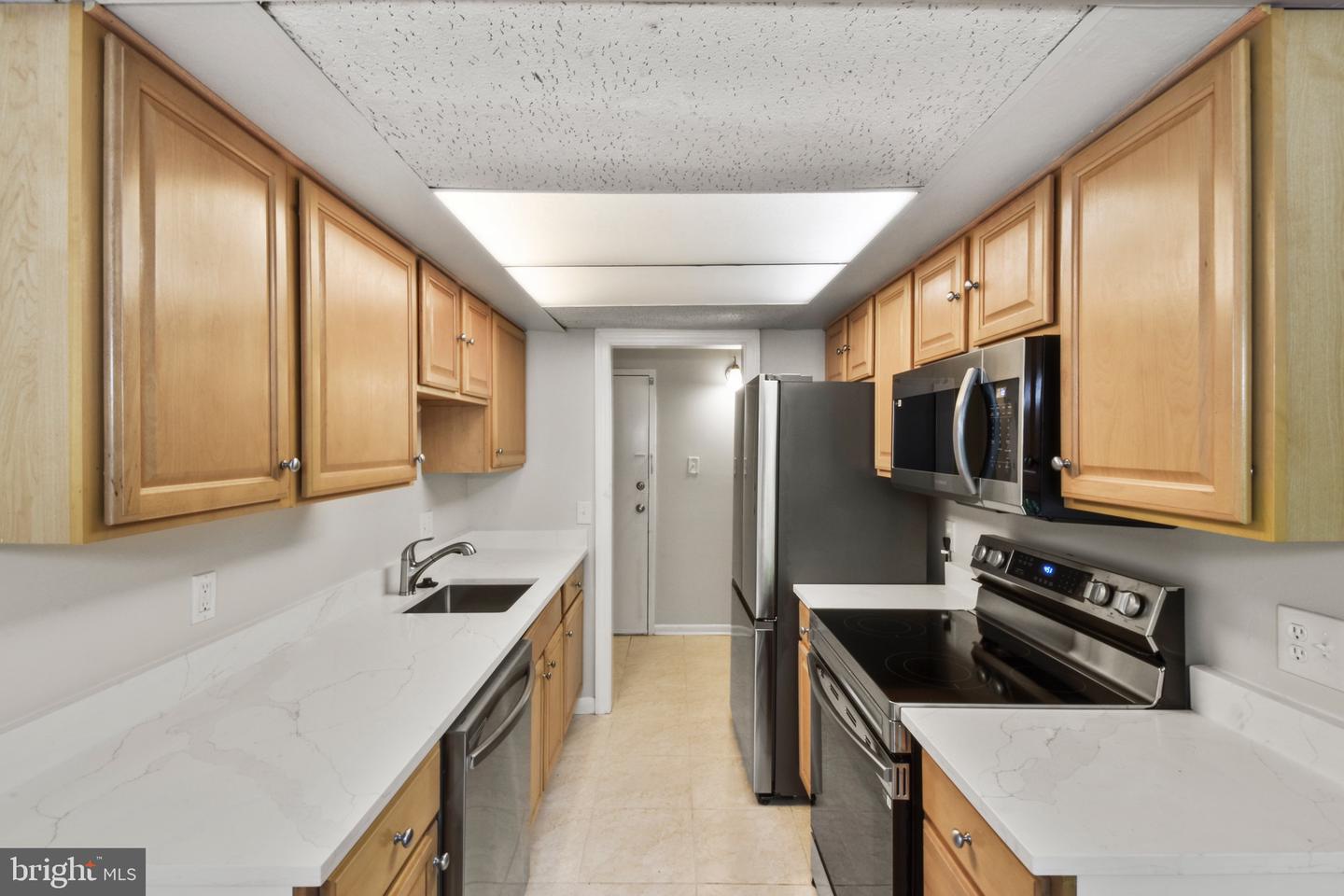11653 STONEVIEW SQ #11C, RESTON, Virginia 20191, 3 Bedrooms Bedrooms, ,2 BathroomsBathrooms,Residential,For sale,11653 STONEVIEW SQ #11C,VAFX2273048 MLS # VAFX2273048